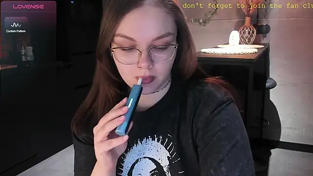 EvaBae online show from 01.05.25