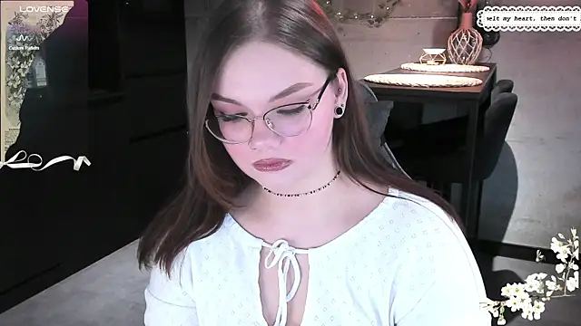 EvaBae online show from 01.22.25