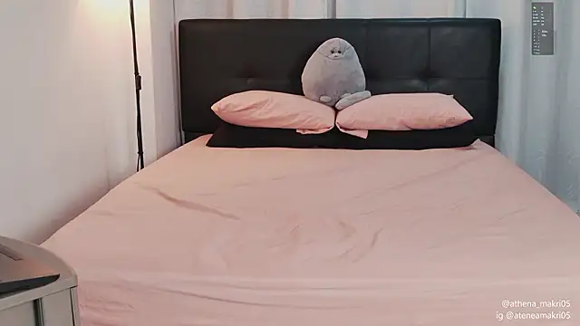 Atenea Makri online show from 03.24.26