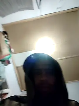 Snapshot of Tigermanboy chatting on 10.30.25 Tigermanboy online show from 10.30.25