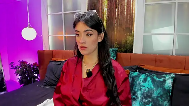 Snapshot of ChloeRem chatting on 04.28.26 ChloeRem online show from 04.28.26