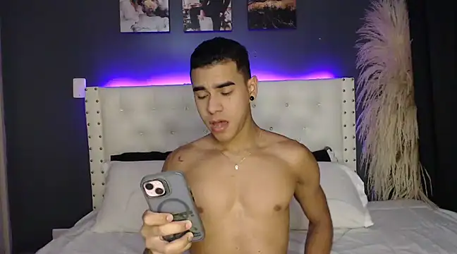 Mackenzzie 777  online show from 03.19.25