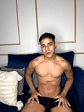 Mackenzzie 777  online show from 10.21.25