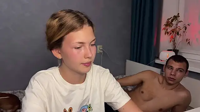 Snapshot of BeaKristy chatting on 10.28.25 BeaKristy online show from 10.28.25