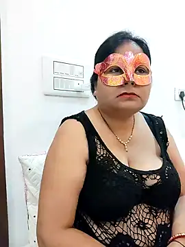 Snapshot of BBW_HOT_COUPLE chatting on 12.31.24 BBW HOT COUPLE online show from 12.31.24