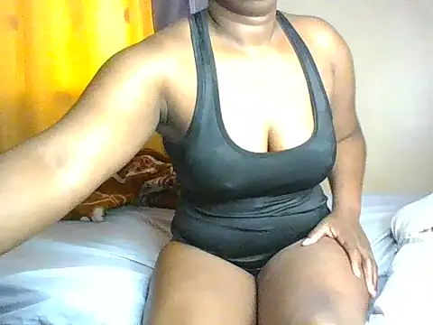 Snapshot of Missshelo chatting on 05.21.26 Missshelo online show from 05.21.26