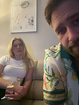 Snapshot of Curvyloveandhim chatting on 07.20.26 Curvyloveandhim online show from 07.20.26