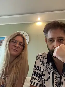 Snapshot of Curvyloveandhim chatting on 08.03.26 Curvyloveandhim online show from 08.03.26