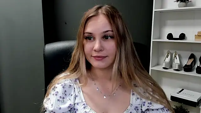 Snapshot of kitty_valeria chatting on 05.06.26 kitty valeria online show from 05.06.26