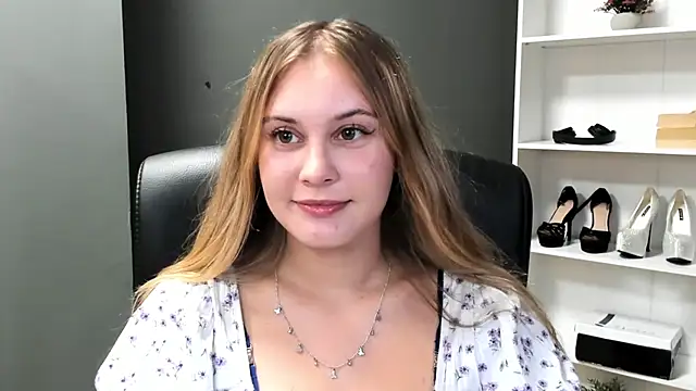 Snapshot of kitty_valeria chatting on 07.13.26 kitty valeria online show from 07.13.26