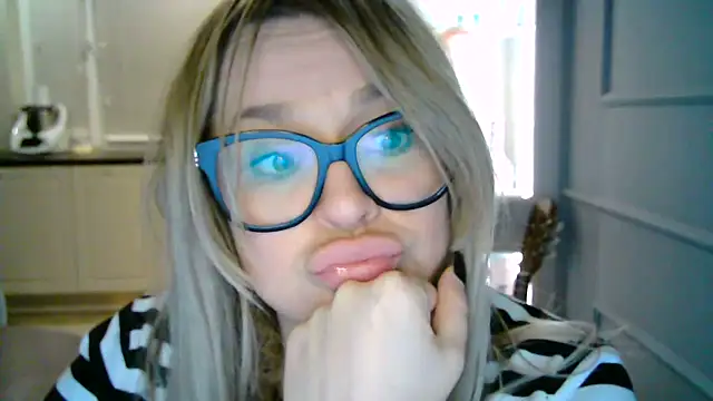 teaseDiana online show from 02.12.25