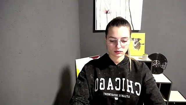 lady olivia  online show from 11.17.25