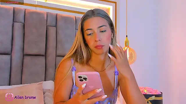 Snapshot of elianabrown chatting on 02.13.26 elianabrown online show from 02.13.26