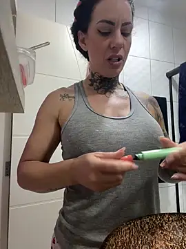 YasmimBrasil online show from 10.31.25