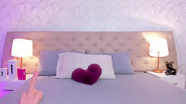 Snapshot of SofieReyes chatting on 04.04.26 SofieReyes online show from 04.04.26