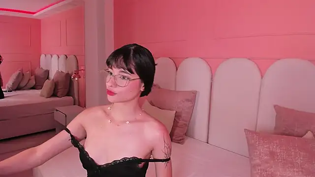 emilly williams  online show from 12.20.24