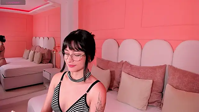 emilly williams  online show from 01.31.25