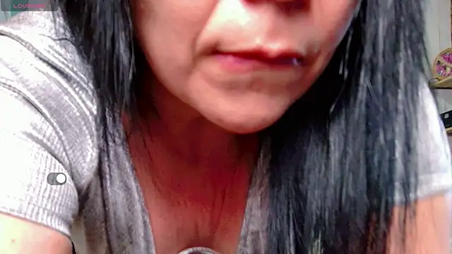 yanella fire online show from 04.18.26