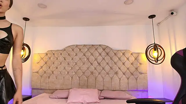 Victoria Adams14 online show from 03.18.26