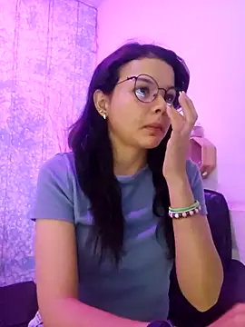 Snapshot of azumiichan chatting on 04.24.26 azumiichan online show from 04.24.26