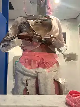 Snapshot of CamGirlLeanna chatting on 02.13.25 CamGirlLeanna online show from 02.13.25