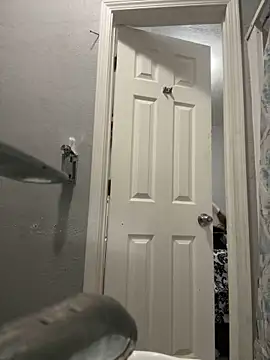 Snapshot of CamGirlLeanna chatting on 03.05.25 CamGirlLeanna online show from 03.05.25