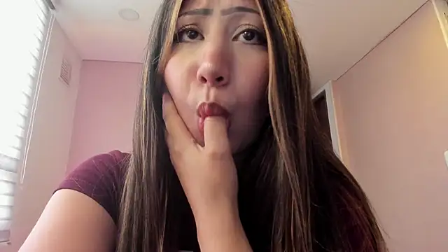 Snapshot of I_am_tori chatting on 04.16.26 I am tori online show from 04.16.26