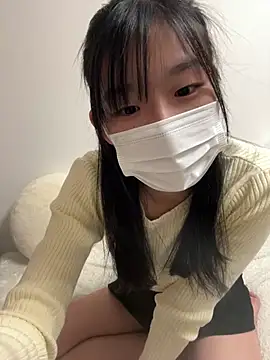 Snapshot of -Rinka- chatting on 03.17.25 -Rinka- online show from 03.17.25