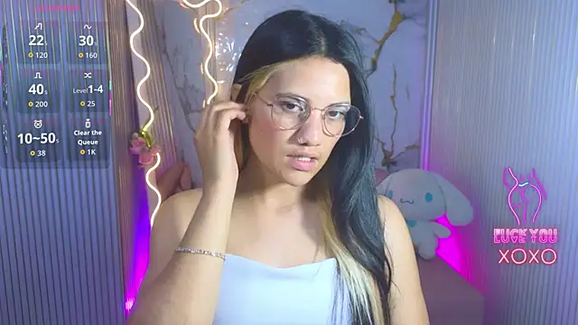 Snapshot of Chiara_tay chatting on 04.18.26 Chiara tay online show from 04.18.26