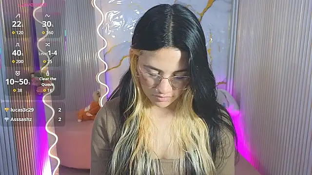 Snapshot of Chiara_tay chatting on 04.23.26 Chiara tay online show from 04.23.26