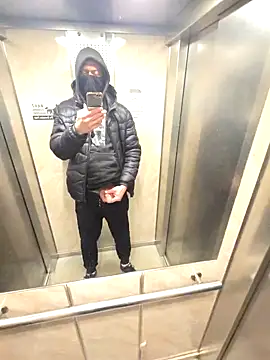 Snapshot of McdyllanXX chatting on 01.13.25 McdyllanXX online show from 01.13.25