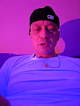 Snapshot of McdyllanXX chatting on 03.03.25 McdyllanXX online show from 03.03.25