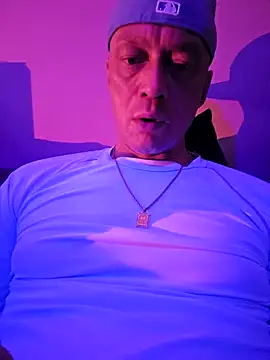 Snapshot of McdyllanXX chatting on 03.10.25 McdyllanXX online show from 03.10.25