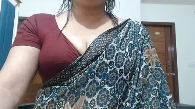Snapshot of desi-maisa130 chatting on 05.22.26 desi-maisa130 online show from 05.22.26