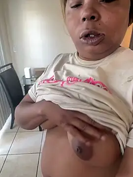 JCCaramelbarbie1 online show from 12.17.25