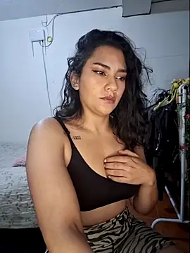Snapshot of Thaliacooper_ chatting on 02.01.25 Thaliacooper  online show from 02.01.25