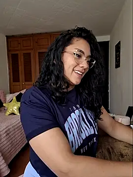 Snapshot of Thaliacooper_ chatting on 09.12.25 Thaliacooper  online show from 09.12.25