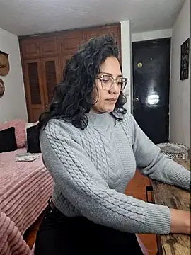 Snapshot of Thaliacooper_ chatting on 09.20.25 Thaliacooper  online show from 09.20.25