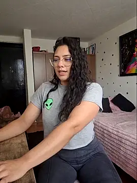 Snapshot of Thaliacooper_ chatting on 05.26.26 Thaliacooper online show from 05.26.26