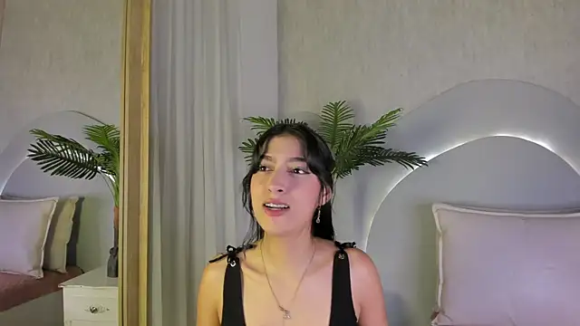 Snapshot of Susana_Sanchez chatting on 05.17.26 Susana Sanchez online show from 05.17.26