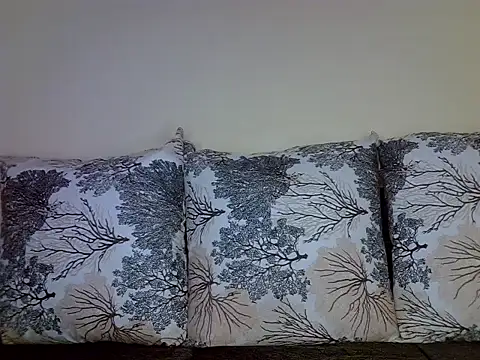 Oliviia  online show from 12.07.24