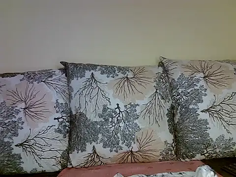 Oliviia  online show from 12.13.24