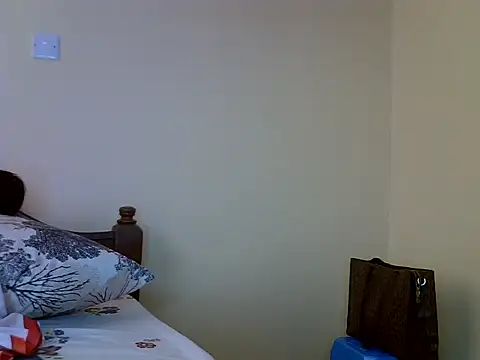 Oliviia  online show from 12.20.24