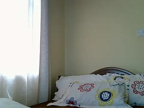 Oliviia  online show from 01.10.25