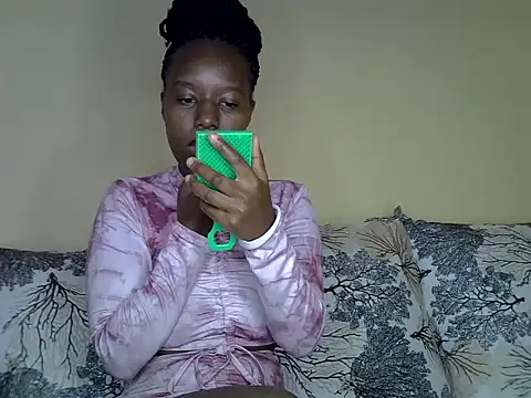 Oliviia  online show from 01.18.25