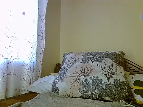 Oliviia  online show from 01.20.25