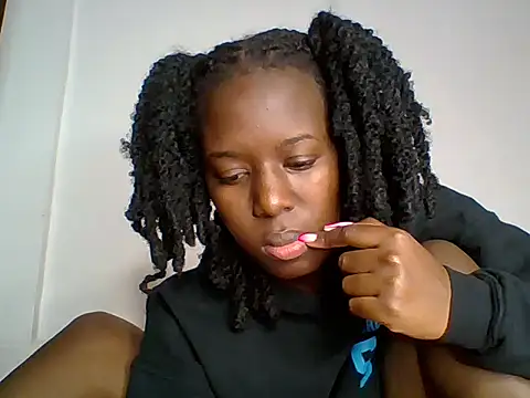 Oliviia  online show from 09.18.25