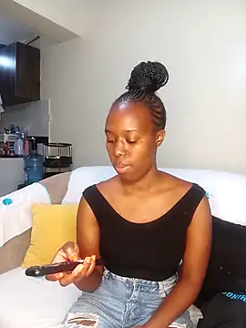 Oliviia  online show from 10.13.25