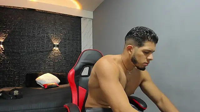 taurus boy1 online show from 11.05.25