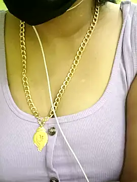 Snapshot of Aishu-tamil09 chatting on 12.15.24 Aishu-tamil09 online show from 12.15.24